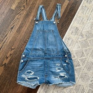 American Eagle Outfitters short overalls. Size M. EUC